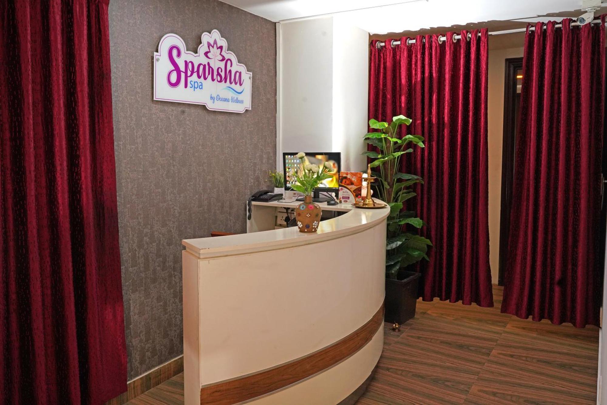 Kga Elite Continental Hotel Tiruvalla Bagian luar foto