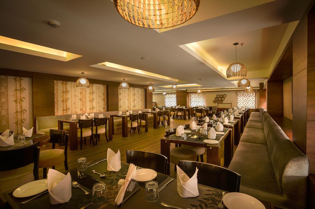 Kga Elite Continental Hotel Tiruvalla Bagian luar foto